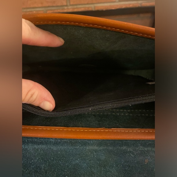 🔥Dooney & Bourke Pebble Collection Emerald Green Leather-Messenger Business Bag - Picture 7 of 13